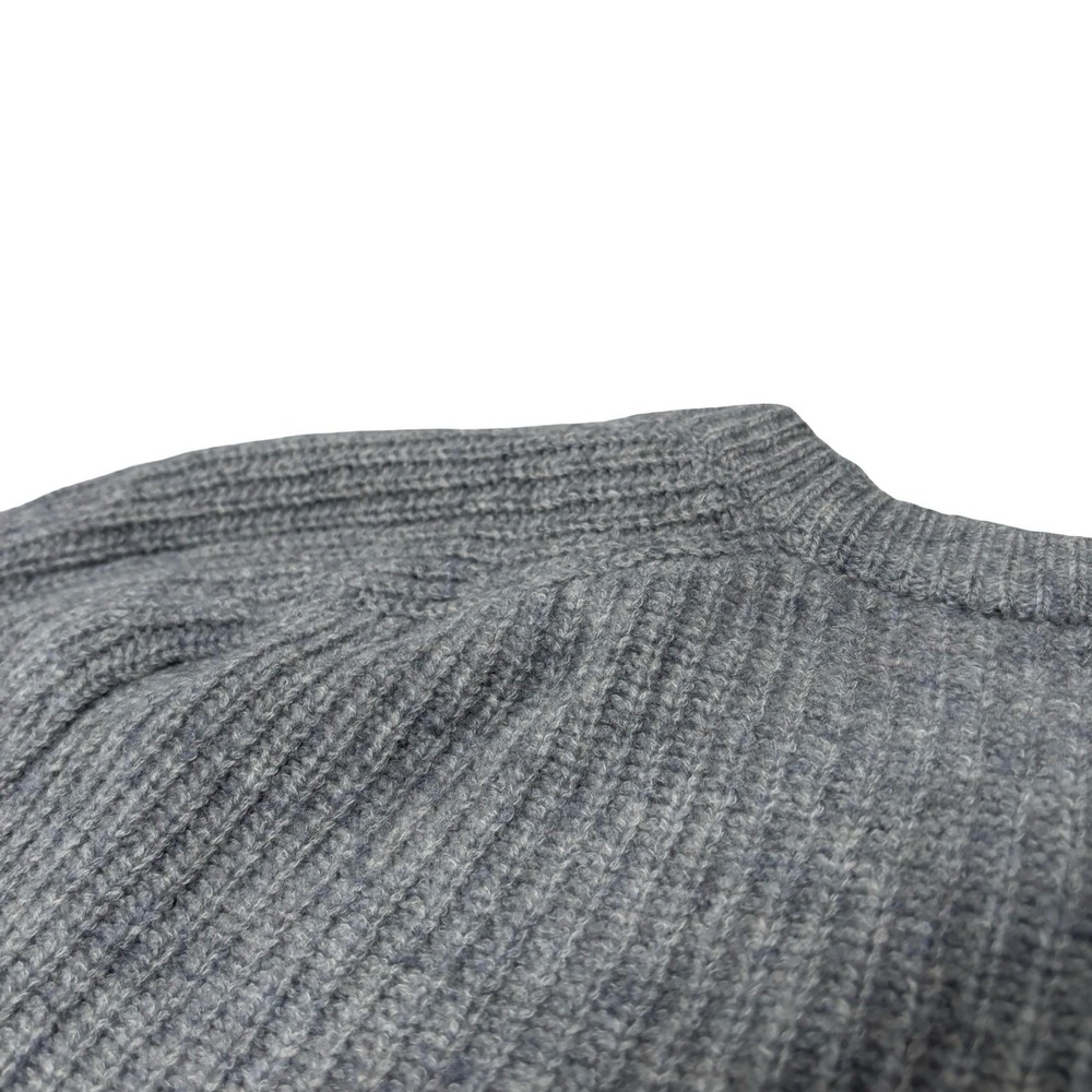 Club Monaco Women's Oversized Knit Wool Pullover Sweater Size Medium 23‎ x 26 - Picture 6 of 7